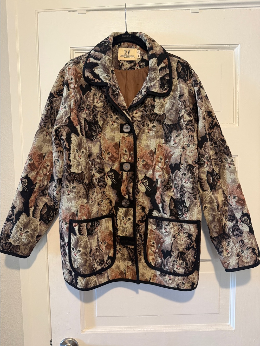 Fashion Brand Company Quilted Cat-Print Jacket with Black Trim - Picture 4 of 7